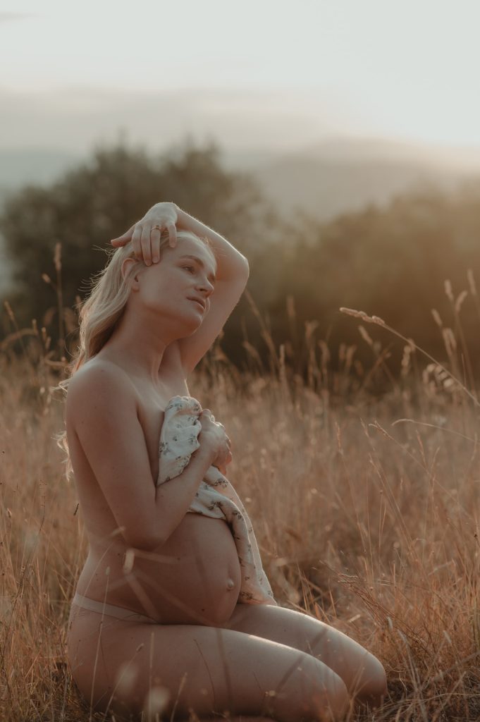 ENGAGEMENT PHOTOGRAPHER TUSCANY