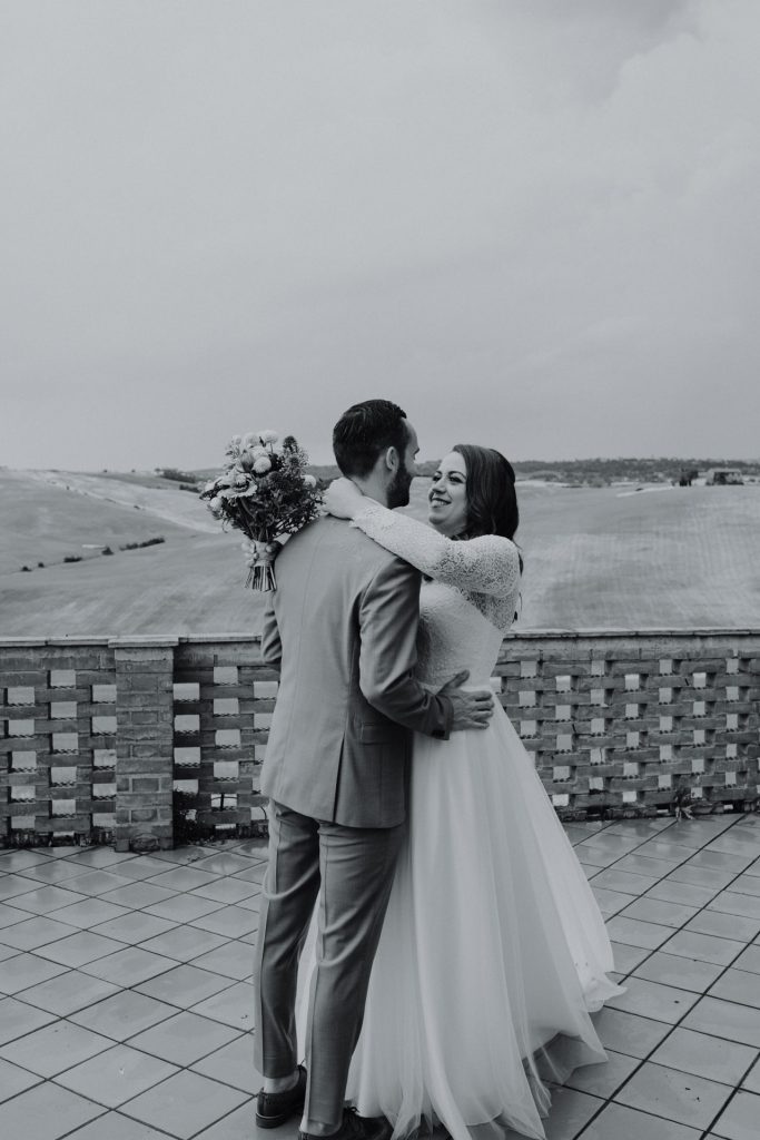 wedding and elopement photographer in tuscany