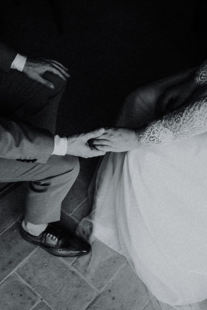 wedding and elopement photographer in tuscany