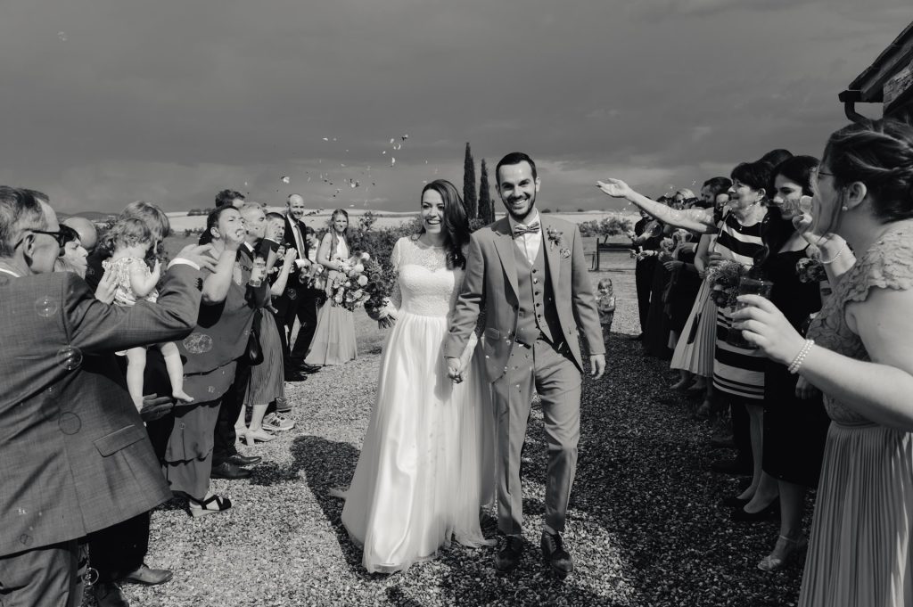 wedding and elopement photographer in tuscany