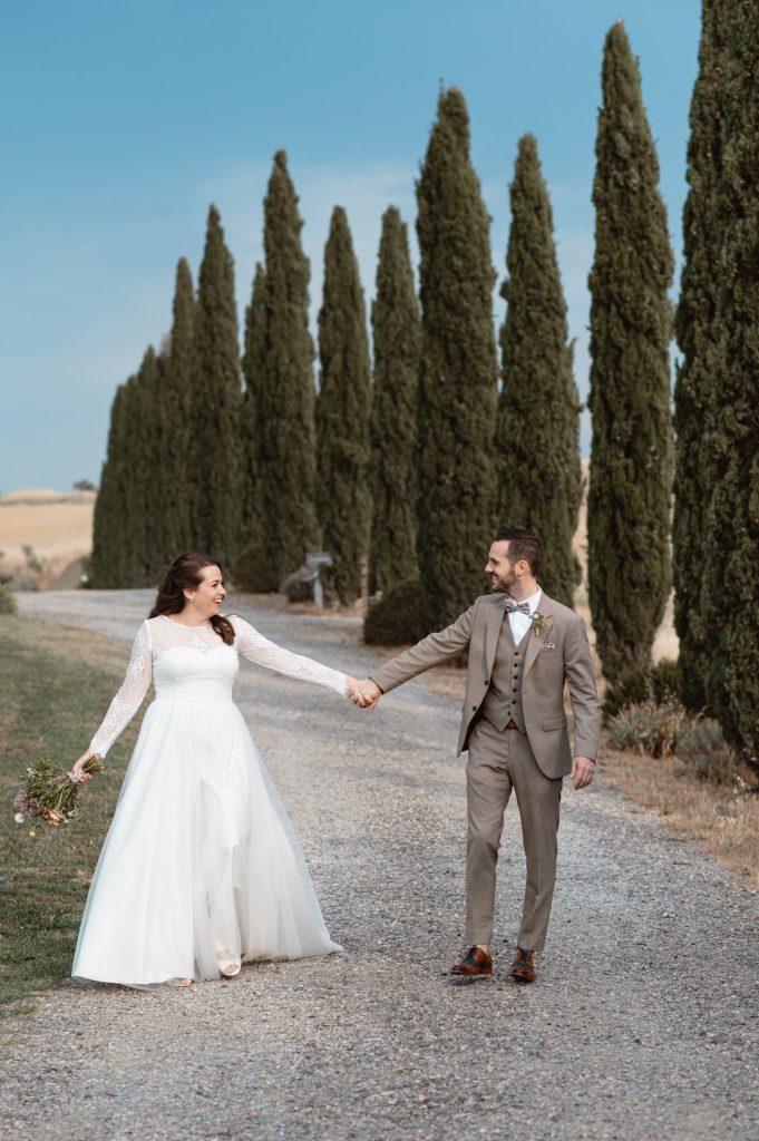 wedding and elopement photographer in tuscany