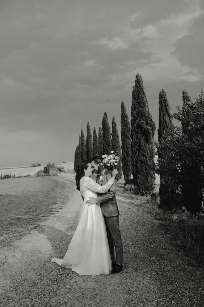 wedding and elopement photographer in tuscany