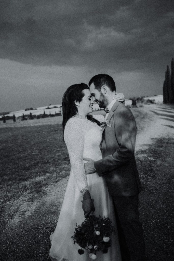 wedding and elopement photographer in tuscany