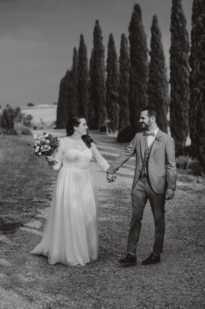wedding and elopement photographer in tuscany
