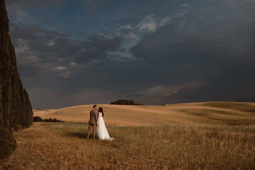 wedding and elopement photographer in tuscany