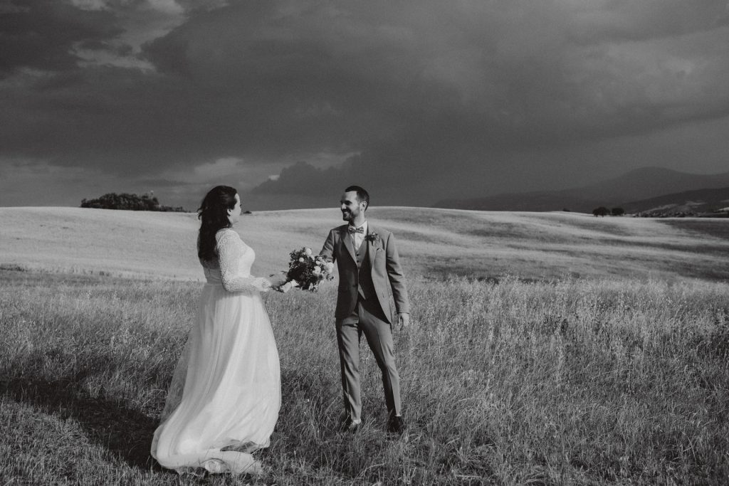 wedding and elopement photographer in tuscany